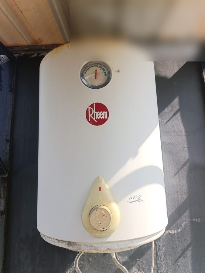Service water heater Rheem
